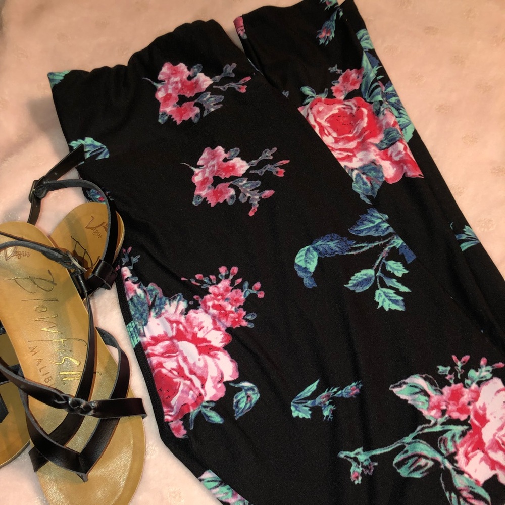 Lularoe TC leggings.